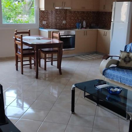 Lucas Apartments Himare Luaran gambar