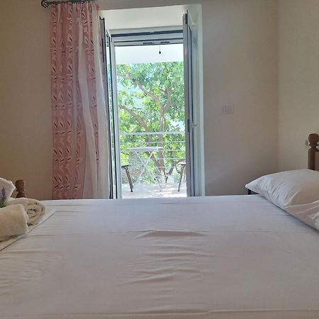 Lucas Apartments Himare Luaran gambar