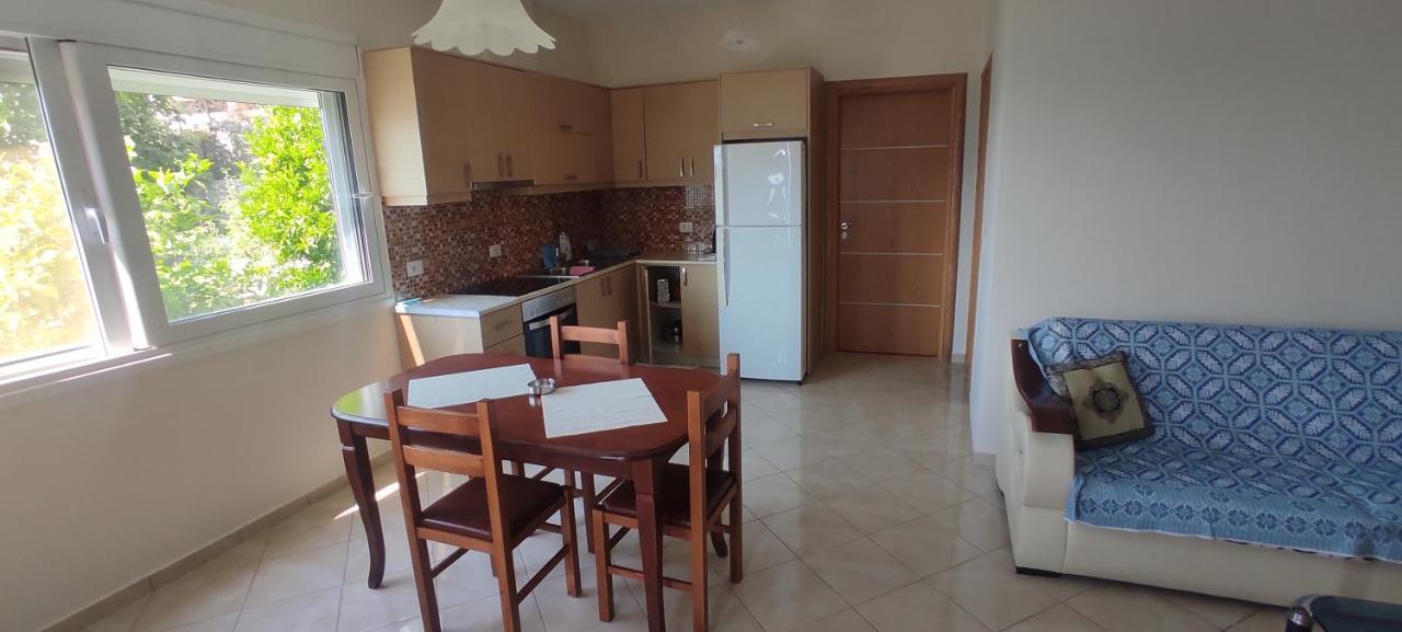 Lucas Apartments Himare Bilik gambar