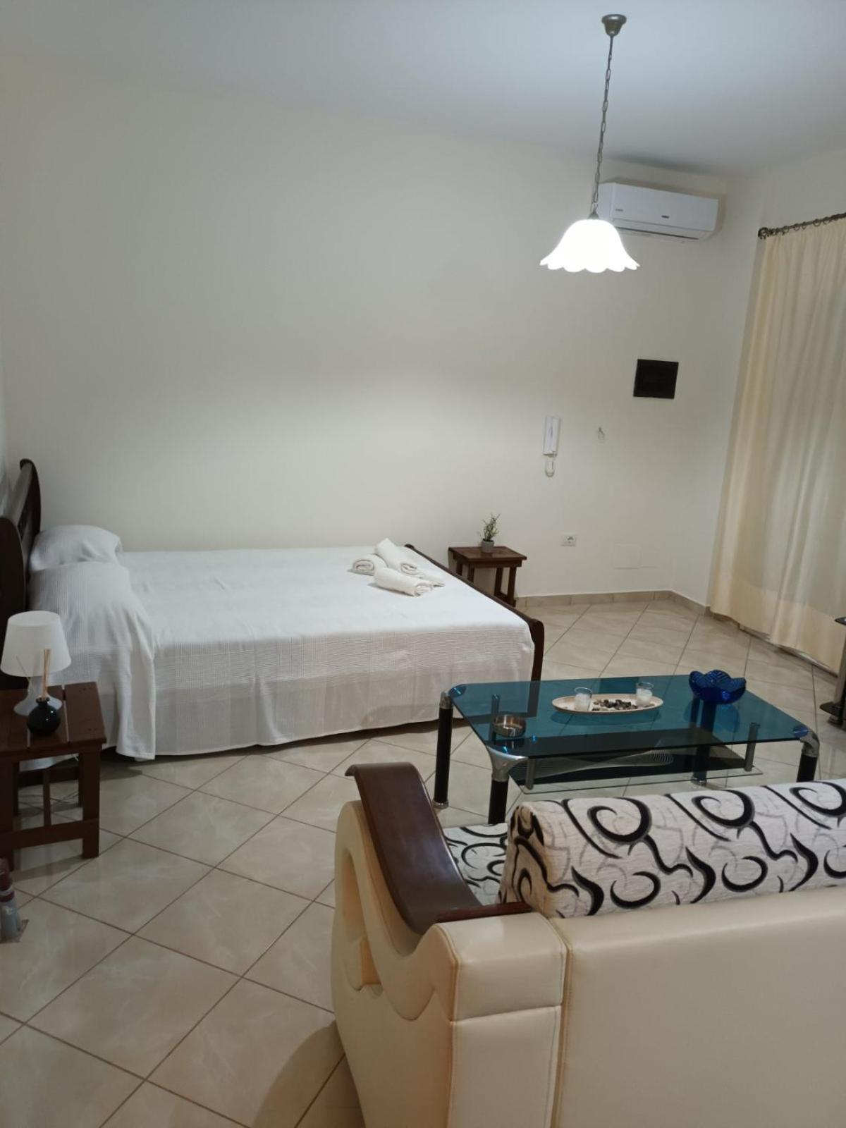 Lucas Apartments Himare Bilik gambar