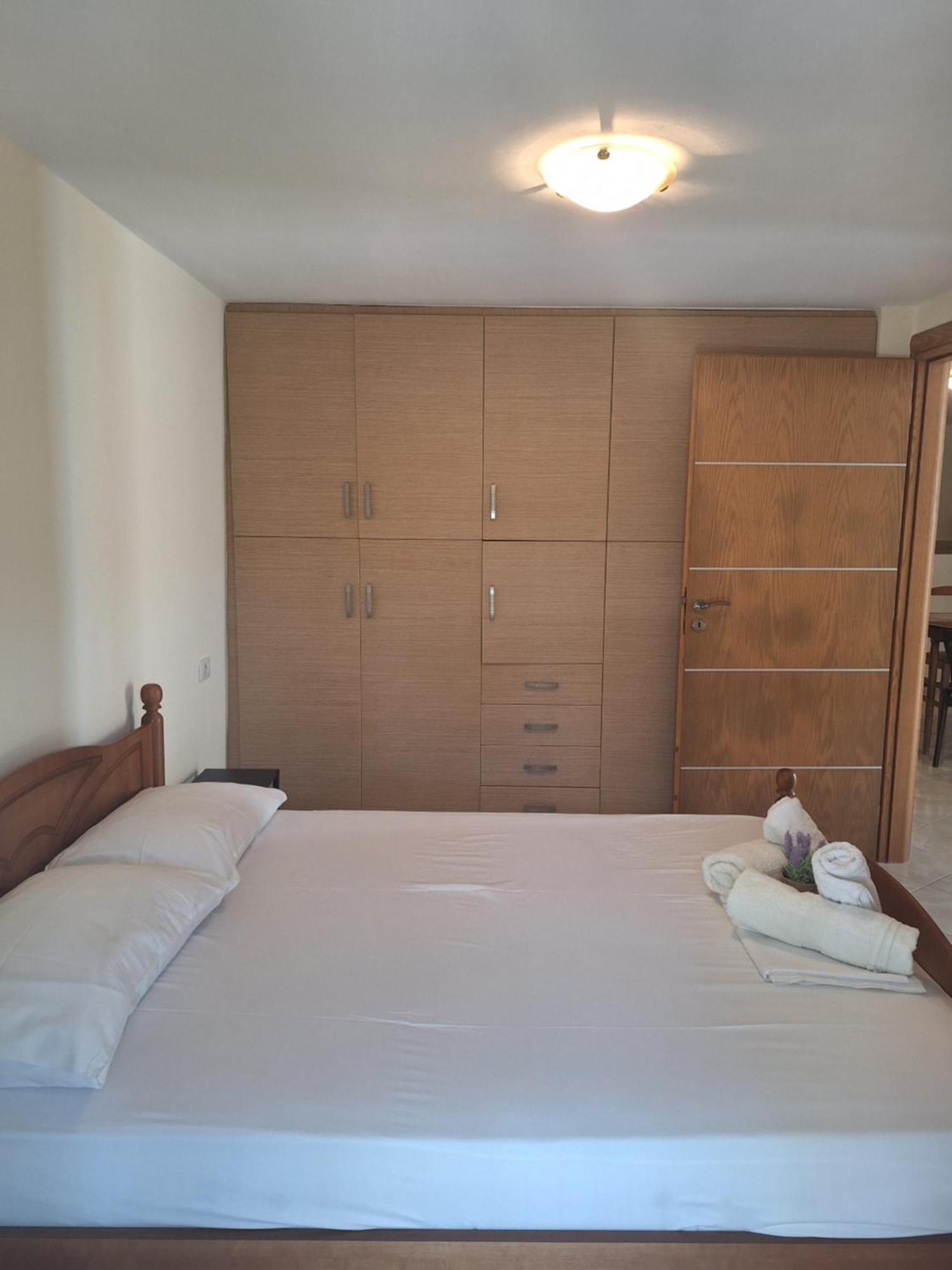 Lucas Apartments Himare Luaran gambar