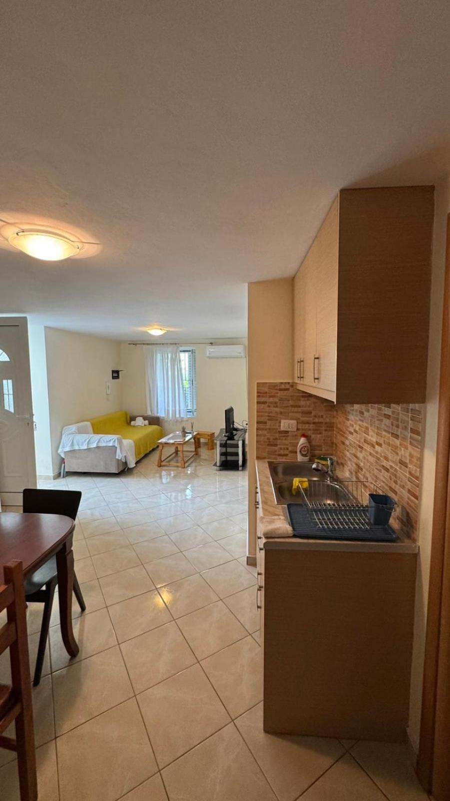 Lucas Apartments Himare Luaran gambar